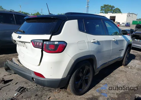 2018 Jeep Compass Altitude Fwd z USA, uszkodzony, nr VIN 3C4NJCBB5JT304979